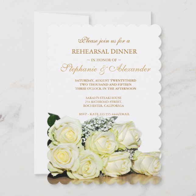 Elegante White Roses Hochzeit Probe Dinner Card Einladung (Vorderseite)
