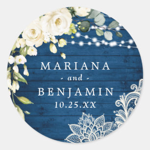 Elegante White Roses Lace Rustic Wood Wedding Runder Aufkleber