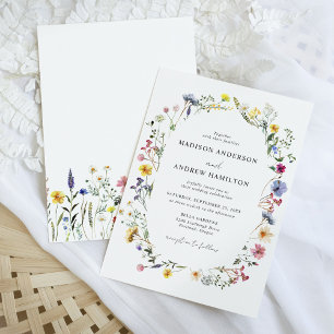 Elegante Wiesenhochzeit mit Wildblumen Einladung