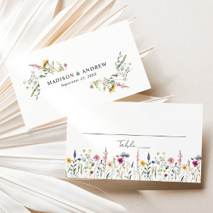 Elegante Wiesenhochzeit mit Wildblumen Platzkarte