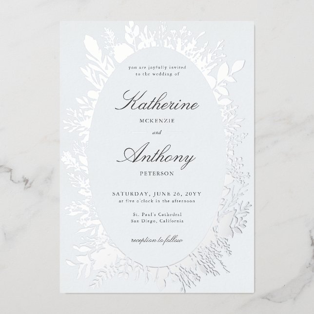 Elegante Winter Foliage Frame Dusty Blue Wedding Folieneinladung (Vorderseite)