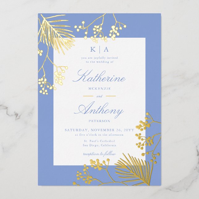 Elegante Winter Gold Botanicals Monogramme Hochzei Folieneinladung (Vorderseite)