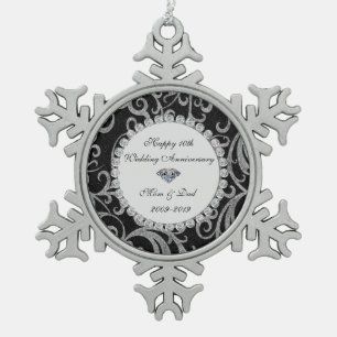 Elegante Wirbel Diamonds 10. Hochzeitstag Schneeflocken Zinn-Ornament