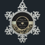Elegante Wirbel Gold 10. Hochzeitstag Schneeflocken Zinn-Ornament<br><div class="desc">Elegante goldene Wirbel 10. Hochzeitstag Schmuck.</div>
