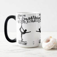 Elegante Yoga-Pose auf Tasse