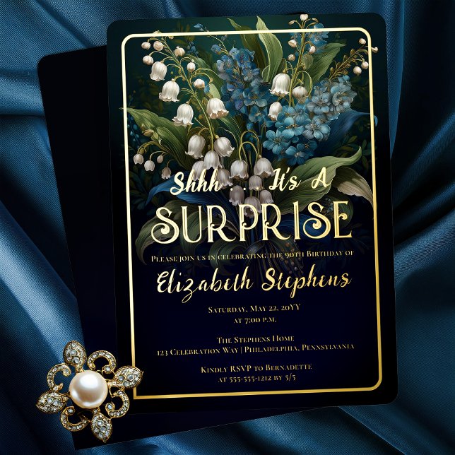 Eleganter Barock Blue Floral Überraschung 90. Gebu Folieneinladung (Elegant Baroque Style Dark Moody Blue | White Floral "SURPRISE" 90th Birthday Party Gold Foil Invite)