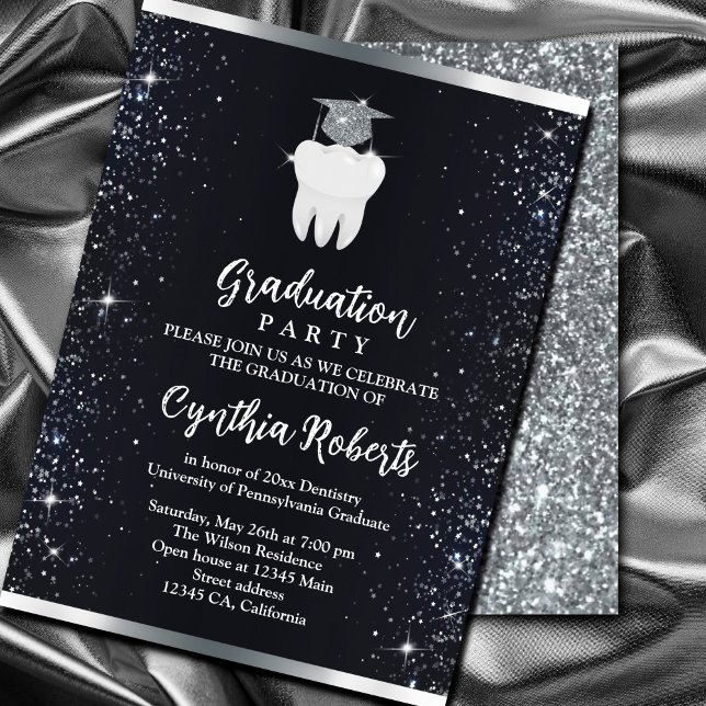 Eleganter Black Silver Sparkle Dental Abschluss Einladung (Elegant Black Silver Sparkle Dental Graduation Invitation. A chic black background, #silver)