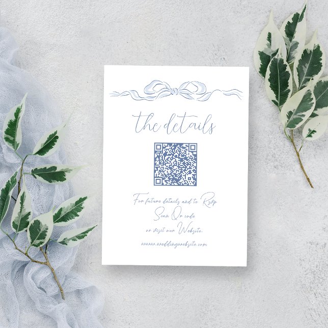 Eleganter, blauer Hand gezeichneter Bow QR-Code De Begleitkarte (Elegant Dusty Blue Hand Drawn Bow QR Code Details Enclosure Card)