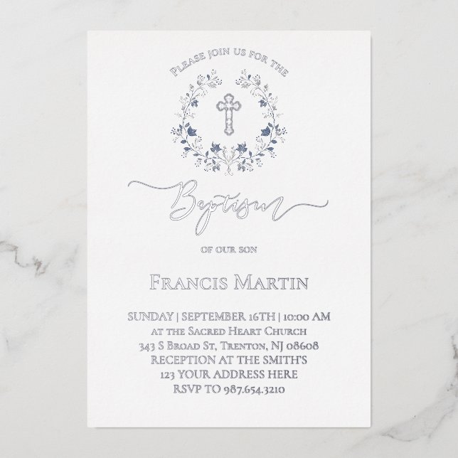 eleganter blauer Kranz Taufe Silber Folieneinladung (Vorderseite)