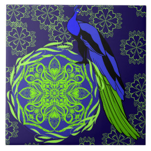 Eleganter blauer Pfau mit grünem Mandala Fliese