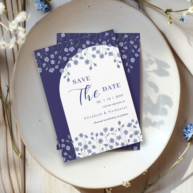 Eleganter Blue Floral Arch Save the Date Hochzeit Einladung (Von Creator hochgeladen)
