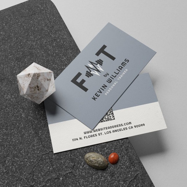 Eleganter Blue-Gray-, Black & White Fitness Traine Visitenkarte (Von Creator hochgeladen)