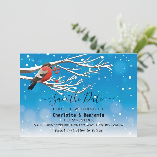 Eleganter Blue & Red Bird Schnee Save the Date (Stehend Vorderseite)