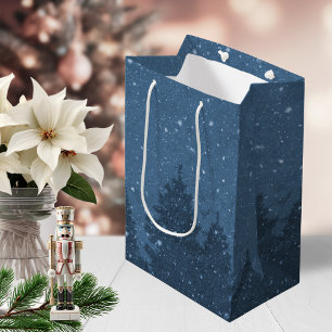 Eleganter Blue Winter Snow Trees Holiday Mittlere Geschenktüte