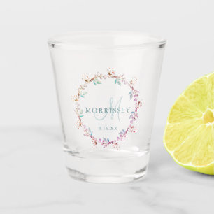 Eleganter Blumenkranz für die Hochzeit mit Monogra Schnapsglas
