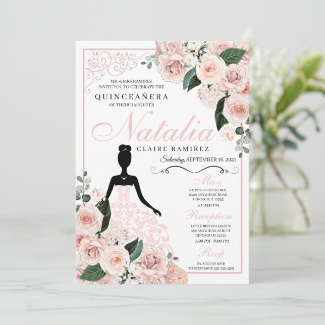 Eleganter Blush Pink Floral Quinceanera Geburtstag Einladung (Stehend Vorderseite)