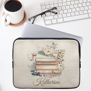 Eleganter Boho-Buchstapel Floral Name Laptopschutzhülle