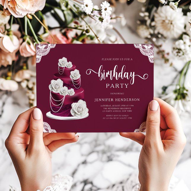 Eleganter Burgundy Floral Cake Geburtstag Einladung (Elegant Burgundy Floral Cake Birthday Invitation )