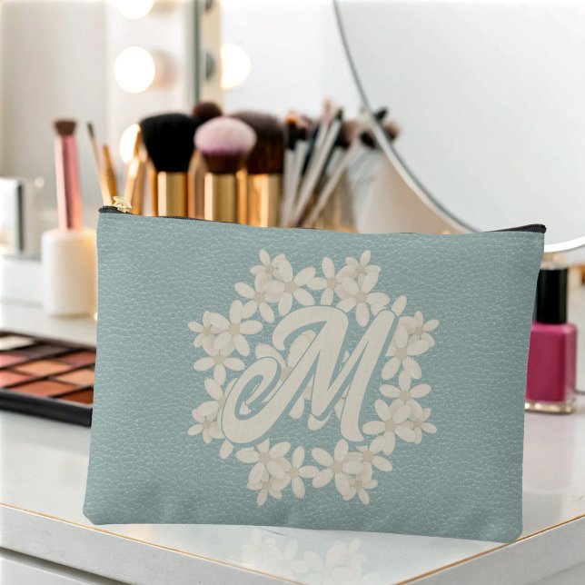 Eleganter Cream Floral Wreath Aquamarine Imitate L Zubehörtasche (A pretty teal faux leather look makeup bag with space for your initial)