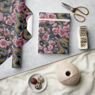 Eleganter Drache und rosa Kirschblüten-Fantasy Geschenkpapier