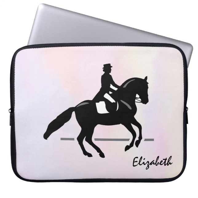 Eleganter Dressurreiter auf einem Aquarellplatz Laptopschutzhülle (Vorderseite)