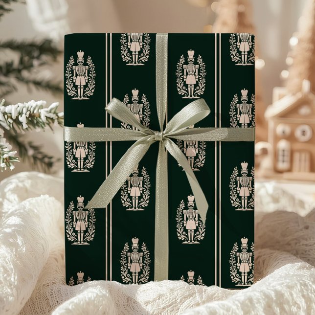 Eleganter dunkelgrüner Nussknacker  Geschenkpapier (Von Creator hochgeladen)