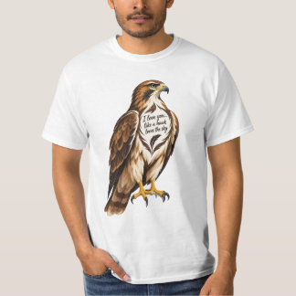Eleganter Falke mit goldenem Herzen T-Shirt