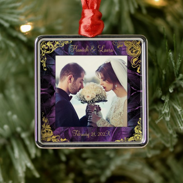 Eleganter Feathers Gold Border Keepake Ornament Aus Metall (Baum)