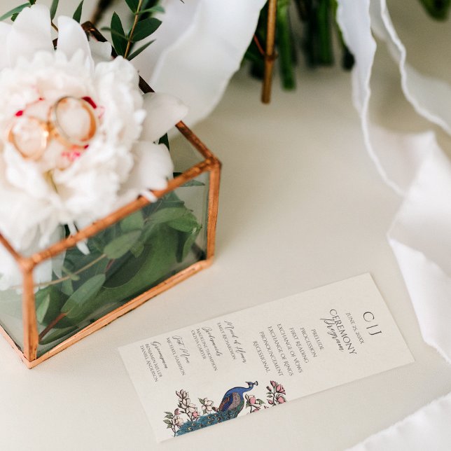 Eleganter floraler Pfauenplan für Serviceprogramme (Elegant Ivory Floral Wedding Ceremony Program. Modern  Hand-Drawn Rustic Peacock, Magnolia Flowers. )