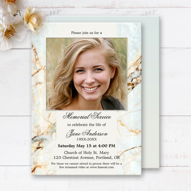Eleganter Foto Marble Beerdigung Gedenkservice Einladung (Elegant memorial or funeral service invitation featuring your custom photo framed by a marble design)