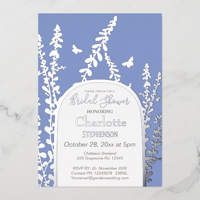 Eleganter Garten Blätter Schmetterlinge Brautparty Folieneinladung (Vorderseite)