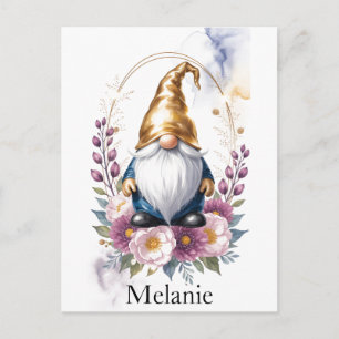 Eleganter goldener Gnom im Blumenbouquet Postkarte