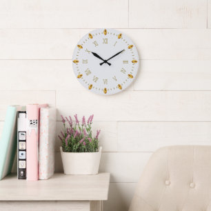 Eleganter goldener Uhrrahmen mit römischen Ziffern Große Wanduhr