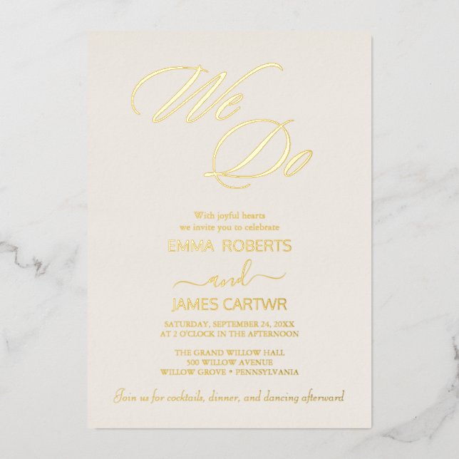 Eleganter Goldfoil Elfenbein Blüht "We Do" Hochzei Folieneinladung (Vorderseite)