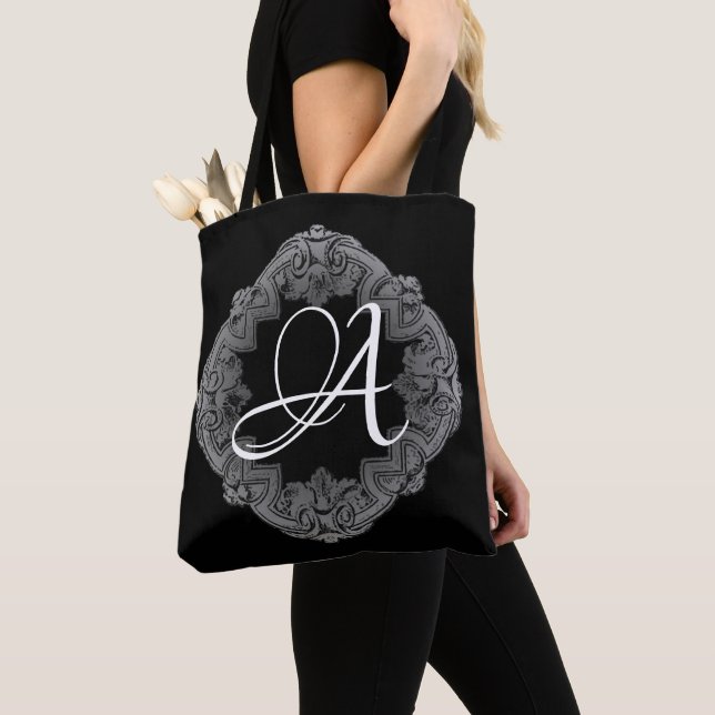 Eleganter gothischer Anfangsbuchstabe (Von Nahem)