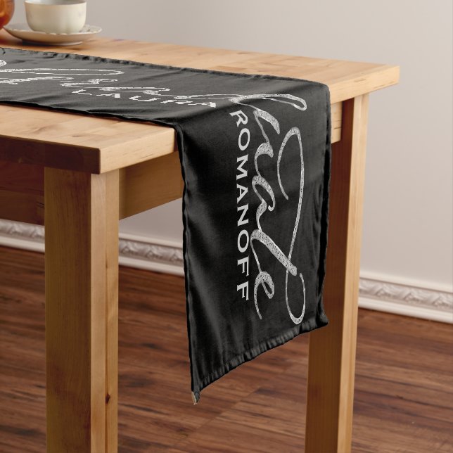 Eleganter Graduat für moderne Typografie Kurzer Tischläufer (Beispiel)