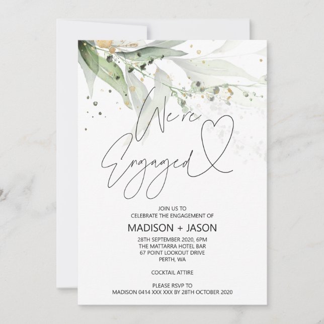 Eleganter grüner Eukalyptus Wir sind Verlobte Verl Einladung (Vorderseite)