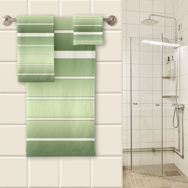Eleganter Grünstreifen Badhandtuch Set (A beautiful striped bathroom towel set in different shades of green with ivory)
