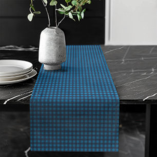 Eleganter Karo Tischläufer für gemütliches Essen