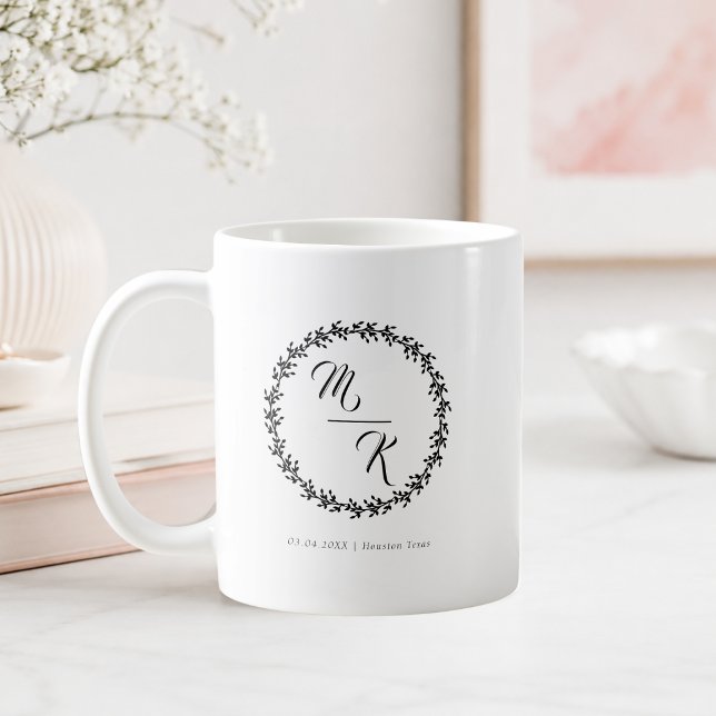 Eleganter Klassischer Monogramm-Schwarzer Kranz Kaffeetasse (Elegant Classic Monogram Black Wreath Coffee Mug)