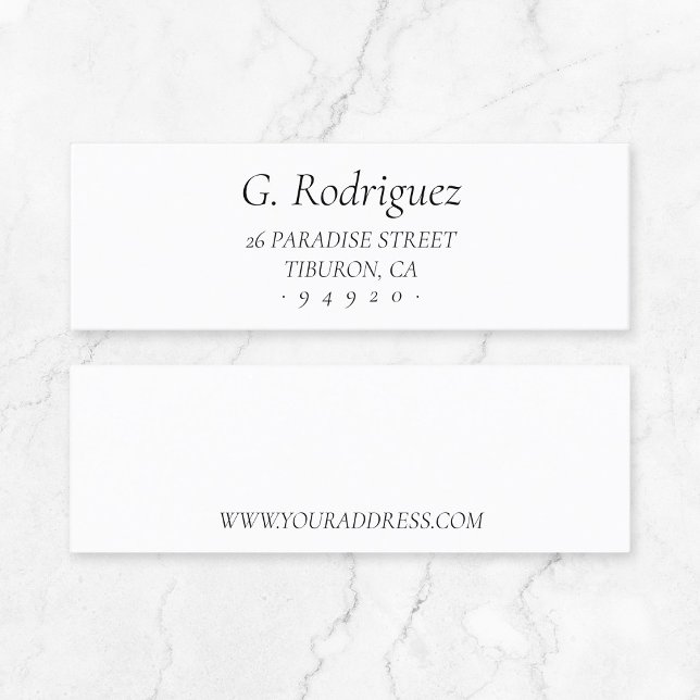 Eleganter klassischer Serif-Schriftart. Anschrift  Mini Visitenkarte (Timeless quiet luxury small business stationary - classic serif typography mini business card.)