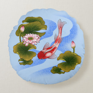Eleganter Koi-Karpfen im Lotusteich Rundes Kissen