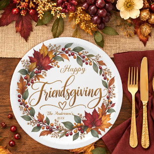 Eleganter Kranz aus Herbstlaub für Familientreffen Pappteller