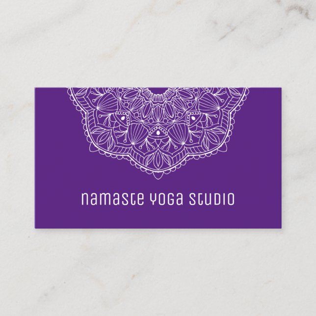 Eleganter Lila Handzieher Mandala Yoga Instructor Visitenkarte (Vorderseite)