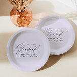 Eleganter Minimalistischer Lavendel-Abschluss Pappteller<br><div class="desc">Elegante Abschluss-Papier-Teller mit "Graduate" in einem schönen schwarzen Skript mit einem lavender lila Hintergrund angezeigt. Personalisieren Sie die Teller des Abschlusses, indem Sie den Namen des Absolventen, den Namen der Schule und das Jahr des Abschlusses hinzufügen. Die personalisierten Abschluss Papier Teller sind sowohl für High School- als auch für Uni-Abschluss...</div>
