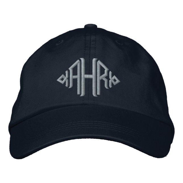 Eleganter Mit Monogramm bestickter Hut (Vorderseite)