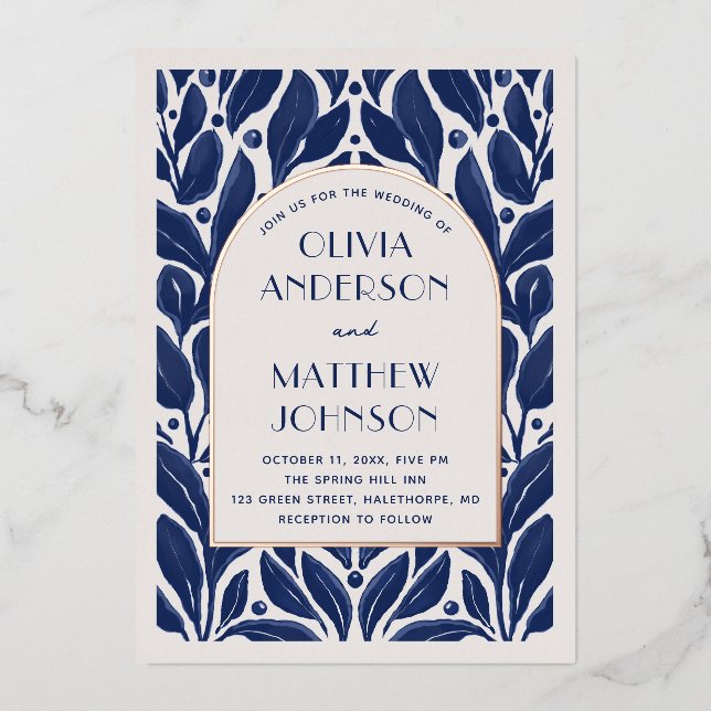 Eleganter moderner Goldbogen. Blütenhochzeit Folieneinladung (Vorderseite)