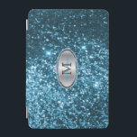 Eleganter Monogramm Aquamariner Glitzer und Silber iPad Mini Hülle<br><div class="desc">Monogram iPad Cover für Sie bereit, um Ihre persönlichen Wünsche zu erfüllen. ✔ Hinweis: Nicht alle Vorlagenbereiche müssen geändert werden. 📌 Wenn Sie weitere Anpassungen benötigen, klicken Sie bitte auf den Button "Weitere Anpassungen vornehmen" oder "Design anpassen oder bearbeiten" und verwenden Sie unser Designwerkzeug, um die Größe, den Rotation, die...</div>