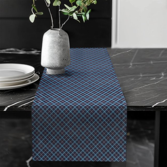 Eleganter Navy Karo Table Runner für Ansammlungen Großer Tischläufer (Navy Check Table Runner for Gatherings)