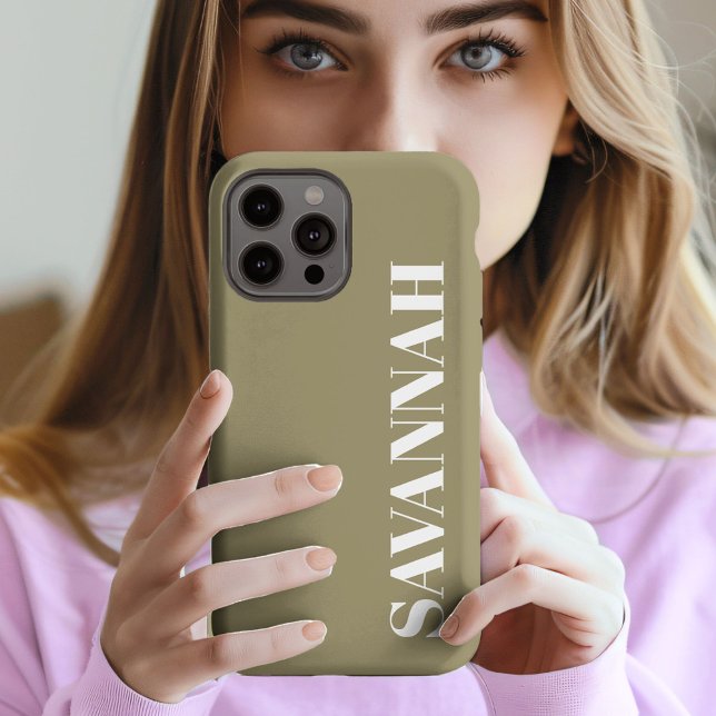 Eleganter Olive Green personalisierter Name iPhone Hülle (Von Creator hochgeladen)